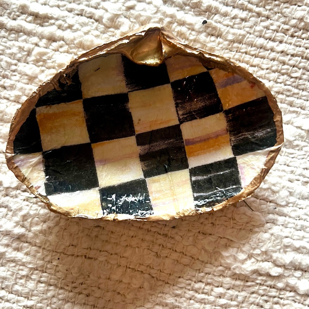 Beautiful Decoupaged Sea 
Shell "Courtley Check
MacKenzie Childs" Inspired